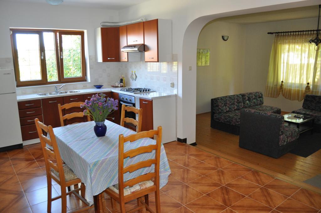 Apartment Drenovica Pula Room photo