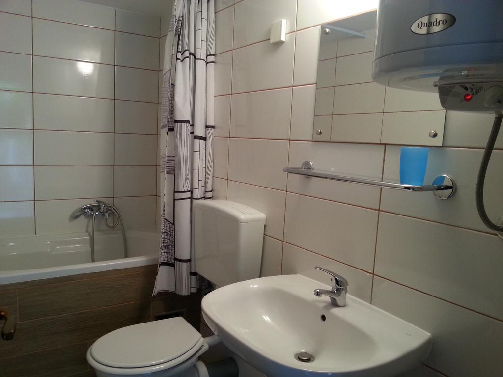 Apartment Drenovica Pula Room photo