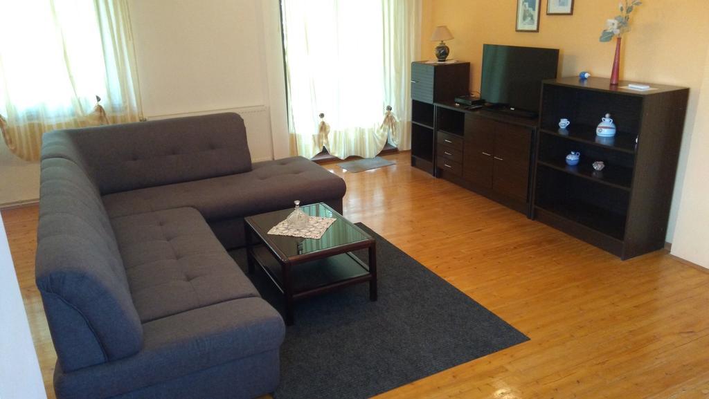 Apartment Drenovica Pula Exterior photo