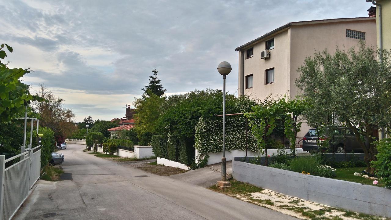 Apartment Drenovica Pula Exterior photo